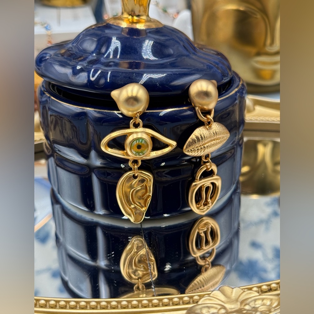 🆕 SCHIAPARELLI for V&A Museum 🧿 NWOT Surrealist Symbols Charm Dangle Earrings - Picture 13 of 16